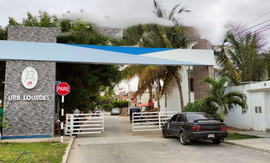 VENTA DE CASA DE TRES PISOS EN LA URB. LOURDES, PIURA