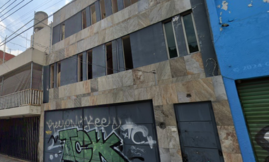 Venta de edificio de oficinas en Av. Cristóbal Colón, Colón, Guadalajara, Jal.
