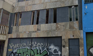 Venta de edificio de oficinas en Av. Cristóbal Colón, Colón, Guadalajara, Jal.