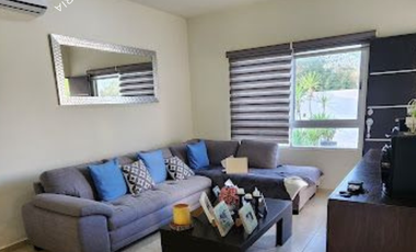 Preciosa casa en venta de 2 pisos y alberca al norte de Mérida