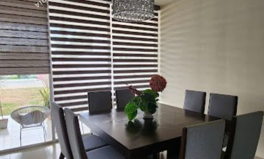 Preciosa casa en venta de 2 pisos y alberca al norte de Mérida