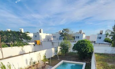 Preciosa casa en venta de 2 pisos y alberca al norte de Mérida