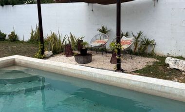 Preciosa casa en venta de 2 pisos y alberca al norte de Mérida