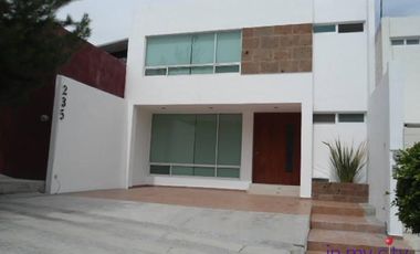 Casa venta Barranca del refugio zona norte de León Gto