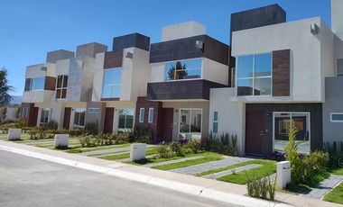 CASA NUEVA EN CONDOMINIO EN ZINACANTEPEC TOLUCA ESTADO DE MEXICO.