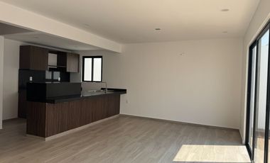 Hermosa Casa frente a área verde con casa Club