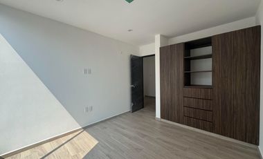 Hermosa Casa frente a área verde con casa Club