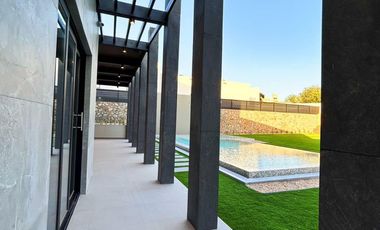 SE VENDE HERMOSA RESIDENCIA DE LUJO EN MISION DE LOS LAGOS