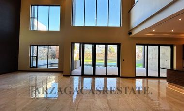 SE VENDE HERMOSA RESIDENCIA DE LUJO EN MISION DE LOS LAGOS