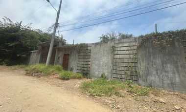 VENDO 572 METROS DE TERRENO MAS CERRAMIENTO PROPIEDAD  CON SALIDA AL MAR