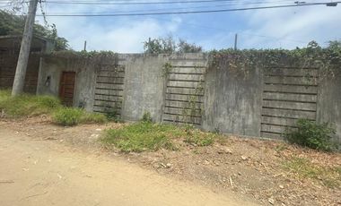 VENDO 572 METROS DE TERRENO MAS CERRAMIENTO PROPIEDAD  CON SALIDA AL MAR