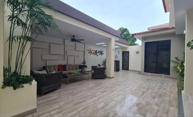Alquiler de Casa en Puerto Azul