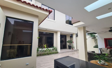 Alquiler de Casa en Puerto Azul