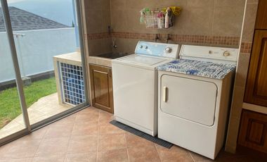 VENDO CASA SECTOR YANAZARAPATA CUMBAYA