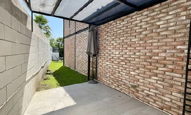 Se vende Casa tipo Loft de 3 recámaras con alberca en el fraccionamiento Aiyana, Xochitepec, Mor.