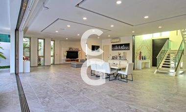 Casa en Venta en Cancún Residencial Lagos Del Sol con Jacuzzi y Paneles Solares