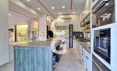 Casa en Venta en Cancún Residencial Lagos Del Sol con Jacuzzi y Paneles Solares