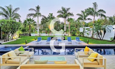 Casa en Venta en Cancún Residencial Lagos Del Sol con Jacuzzi y Paneles Solares