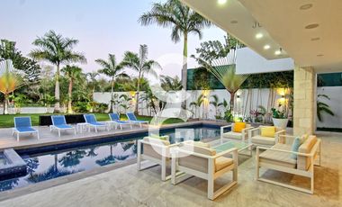 Casa en Venta en Cancún Residencial Lagos Del Sol con Jacuzzi y Paneles Solares