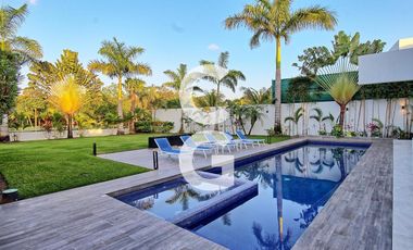 Casa en Venta en Cancún Residencial Lagos Del Sol con Jacuzzi y Paneles Solares