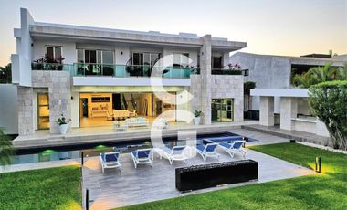 Casa en Venta en Cancún Residencial Lagos Del Sol con Jacuzzi y Paneles Solares