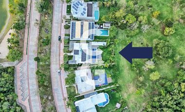 Casa en Venta en Cancún Residencial Lagos Del Sol con Jacuzzi y Paneles Solares