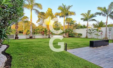 Casa en Venta en Cancún Residencial Lagos Del Sol con Jacuzzi y Paneles Solares