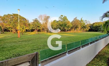 Casa en Venta en Cancún Residencial Lagos Del Sol con Jacuzzi y Paneles Solares