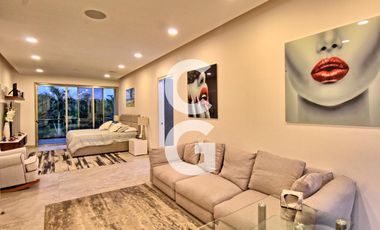 Casa en Venta en Cancún Residencial Lagos Del Sol con Jacuzzi y Paneles Solares