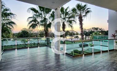 Casa en Venta en Cancún Residencial Lagos Del Sol con Jacuzzi y Paneles Solares