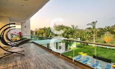 Casa en Venta en Cancún Residencial Lagos Del Sol con Jacuzzi y Paneles Solares