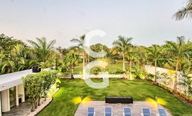 Casa en Venta en Cancún Residencial Lagos Del Sol con Jacuzzi y Paneles Solares