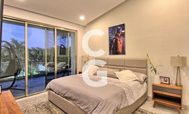 Casa en Venta en Cancún Residencial Lagos Del Sol con Jacuzzi y Paneles Solares