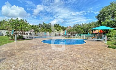 Casa en Venta en Cancún Residencial Lagos Del Sol con Jacuzzi y Paneles Solares