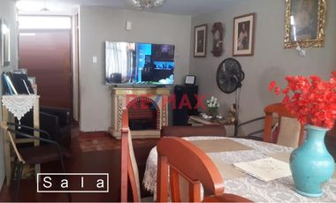 Casa De 2 Pisos 5 Habitaciones + Cuarto De Servicio + Cocherra Con 2 Ingresos Urb. Altamar La Perla Alta