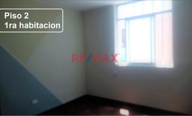 Casa De 2 Pisos 5 Habitaciones + Cuarto De Servicio + Cocherra Con 2 Ingresos Urb. Altamar La Perla Alta
