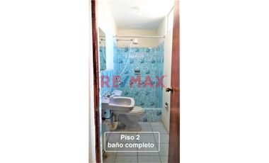Casa De 2 Pisos 5 Habitaciones + Cuarto De Servicio + Cocherra Con 2 Ingresos Urb. Altamar La Perla Alta