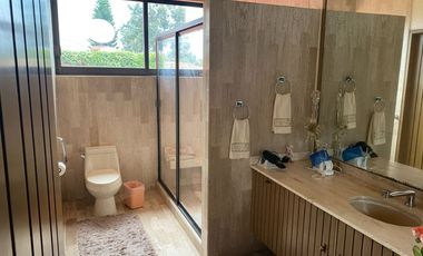 RENTA DE BONITA CASA EN BOSQUES DE LAS LOMAS, SUPER UBICADA