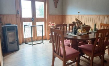 SE ARRIENDA AMPLIA CASA CON 4 DORMITORIOS Y 2 BAÑOS