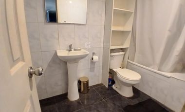 SE ARRIENDA AMPLIA CASA CON 4 DORMITORIOS Y 2 BAÑOS