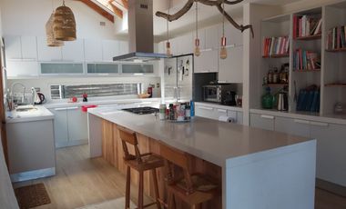 HERMOSA PARCELA CON CASA EN CONDOMINIO CONSOLIDADO