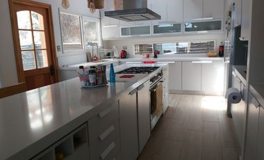 HERMOSA PARCELA CON CASA EN CONDOMINIO CONSOLIDADO