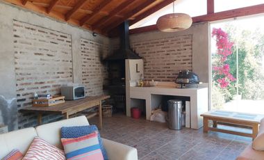 HERMOSA PARCELA CON CASA EN CONDOMINIO CONSOLIDADO