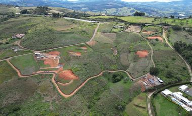 ref 981a vendo lotes vía al Darién lago calima