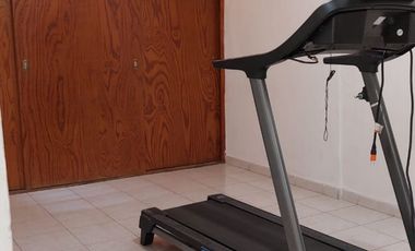 VENDO CASA CON LOCALES COMERCIALES UBICADA EN ESQUINA