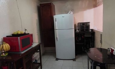 VENDO CASA CON LOCALES COMERCIALES UBICADA EN ESQUINA