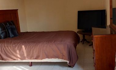 VENDO CASA CON LOCALES COMERCIALES UBICADA EN ESQUINA