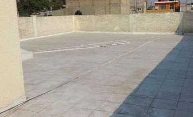 VENDO CASA CON LOCALES COMERCIALES UBICADA EN ESQUINA