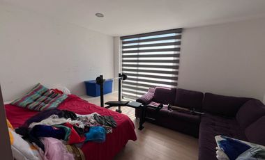 Residencia en venta con amplio jardin en Haras del Bosque 500 m2