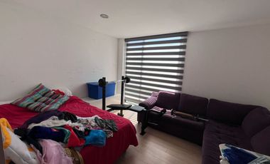 Residencia en venta con amplio jardin en Haras del Bosque 500 m2